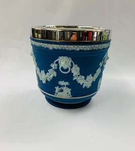 Planters And Jardinieres: Wedgwood dark blue planter