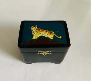 Lacquer musical jewellery box with tiger on the top