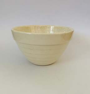 Crown Lynn Beehive small mixing bowl