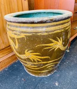 Pottery: Large Chinese dragon pot planter