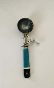 Cutlery 1: Retro Midcentury ice cream scoop