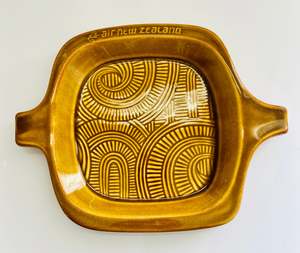Air New Zealand Crown Lynn Plate