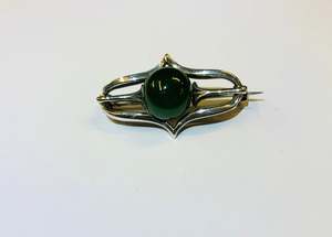 Silver Jewellery: Sterling silver and Greenstone brooch