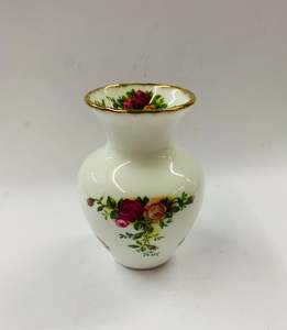 Ceramic Vases: Royal Albert Old Country Roses vase