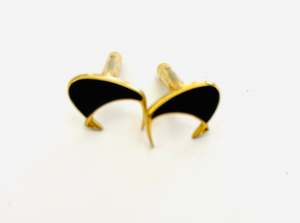 Costume Jewellery: Vintage Set of Cufflinks with Kiwi in Black Enamel