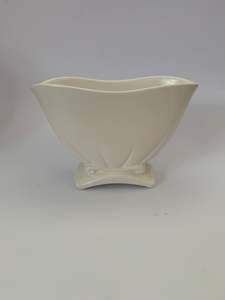 New Zealand Pottery: Crown Lynn white vase 2012