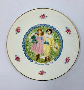 Royal Doulton Valentines Day plate 1976