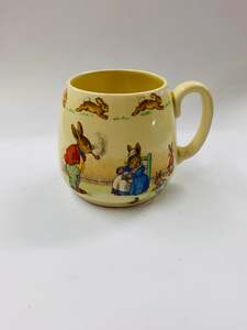 Toby Jugs: Royal Doulton Bunnykins Mug Feeding the bunny