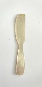 Cutlery 1: Mother of Pearl Butter Knife with Flat Handle