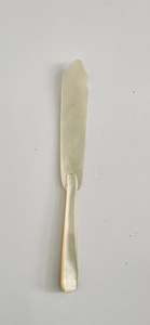 Mother of Pearl Butter Knife with Filigree Edge