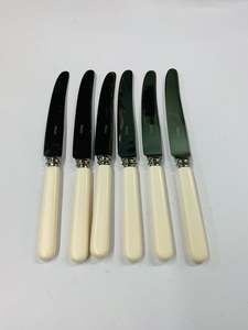 Set 6 bone handled knives
