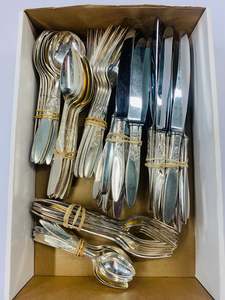 12 place Grosvenor Christine silver plated cutlery set