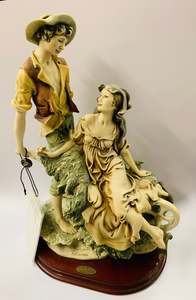 Figurines And Ornaments: Giuseppe Armani Back from the field large figure