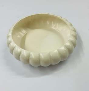 Pottery: Crown Lynn hand potted bowl 505