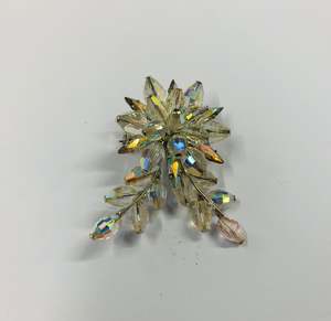Vintage crystal Diamante floral design  brooch