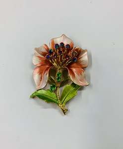 Jewellery: Vintage enamel floral scarf clip