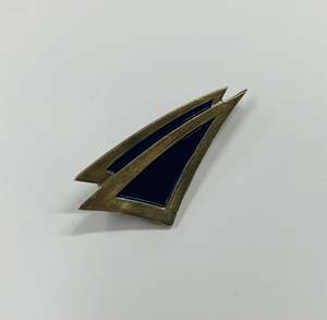 Jewellery: Art deco silver and enamel brooch