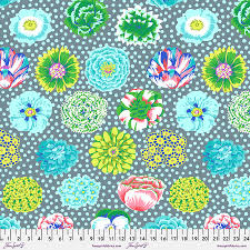 Kaffe Fassett Big Blooms - PWGP091 Pastel