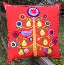 Wendy Williams Patterns: Partridge in a Pear Tree Cushion Pattern by Wendy Williams