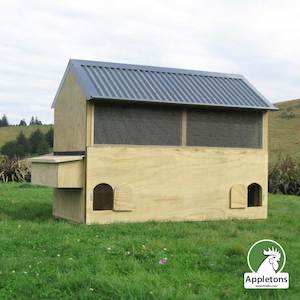 Poultry Timber Hen Housing: Apex Hen House | Appletons