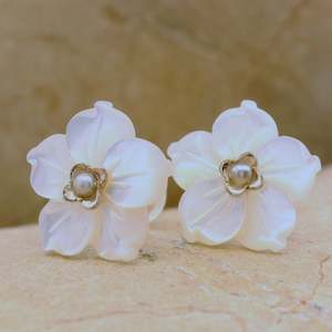 earrings: Mini Daffodil Stud Earrings - 9ct