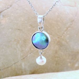 Modern And Trendy: Pearl Water Drop Necklace