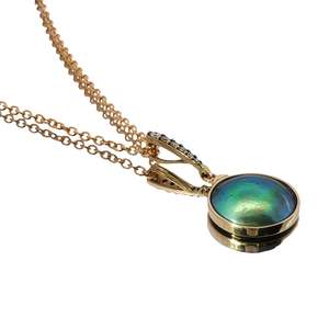 Pendants: 18ct Yellow Gold Paua Pearl Omega Necklace
