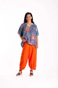 Jellicoe: Julie Top Moody Blooms