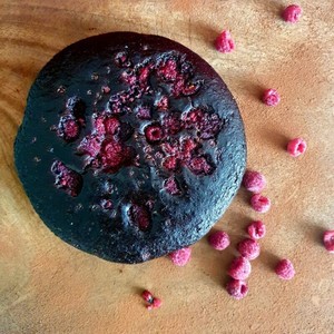 Products: Chocolate Raspberry Cake – Large Variants