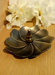 Bronze Flower Incense Burner – Last two