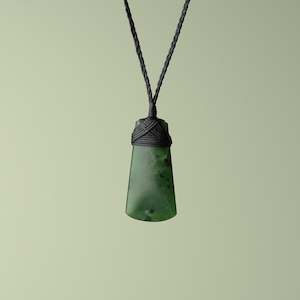 Strength: Small Greenstone Toki, Black Binding