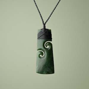Kotahitanga Unity: Toki with Koru Pounamu Large, Black Binding