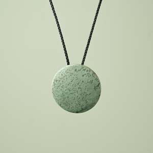 Medium Inanga Pounamu Porowhita