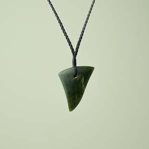 Medium Kawakawa Pounamu Niho Tooth Pendant