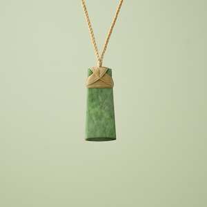 Toki Inanga – Pounamu Medium Pendant I
