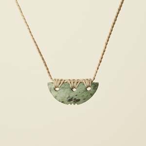 Greenstone Pounamu Breast Plate Necklaces: Kōuma Breastplate Inanga Pounamu Extra Small Pendant