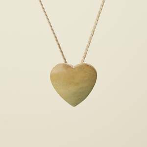 Aroha Love: Manawa Heart Raukaraka Pounamu Small Pendant