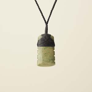 Black Friday 40 Off: Toki Raukaraka Polished Pounamu Extra Small