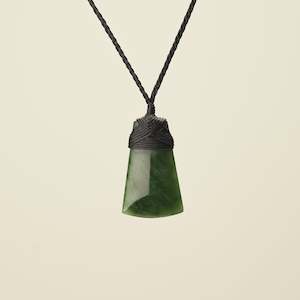 Gifts For Pepi Tamariki: Small Kawakawa Toki - Pounamu Pendant