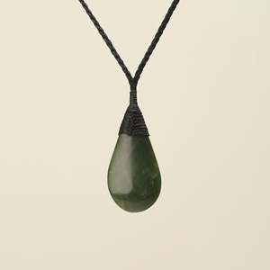 Roimata Teardrop Kahurangi Greenstone Medium Pendant