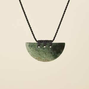 Greenstone Pounamu Breast Plate Necklaces: Kōuma Breastplate Flower (Putiputi) Pounamu Medium Pendant