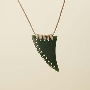 Protection: Notched Niho Tooth Kawakawa Greenstone Large Pendant, Tan Binding