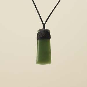 Fathers Day Gifts: Kahurangi Toki Medium Pounamu