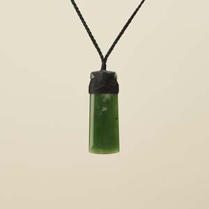 Fathers Day Gifts: Toki Kahurangi Pounamu Medium Black Binding
