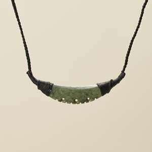 Notched Kōuma Breastplate Kōkopu Pounamu Small Pendant