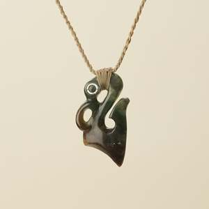 Manaia Medium Totoweka Pounamu Pendant