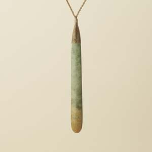 Greenstone Roimata Teardrop: Inanga Raukaraka Roimata XXL Pounamu Pendant, Tan Binding