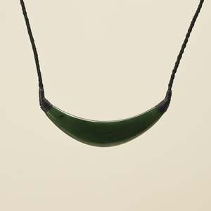 Kōuma Breastplate Curved Greenstone Pendant