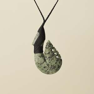 Notched Hei Matau Kōkopu Greenstone Large Pendant, Black Binding