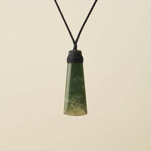 Manaakitanga Caring: Flower Toki Medium Pendant Black Binding